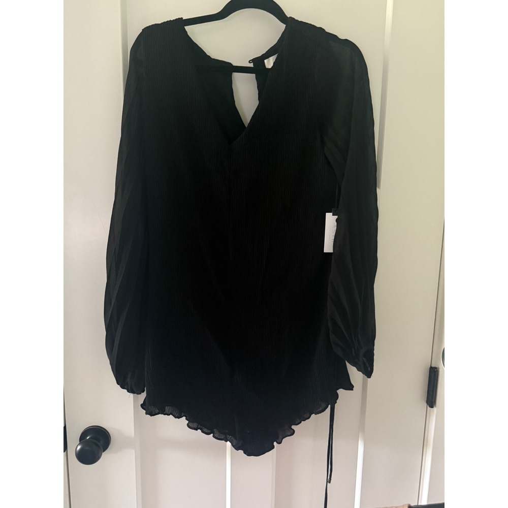 ASTR‎ the Label Romper - Long Sleeve, Pleated, V-Neck, Black, Size M